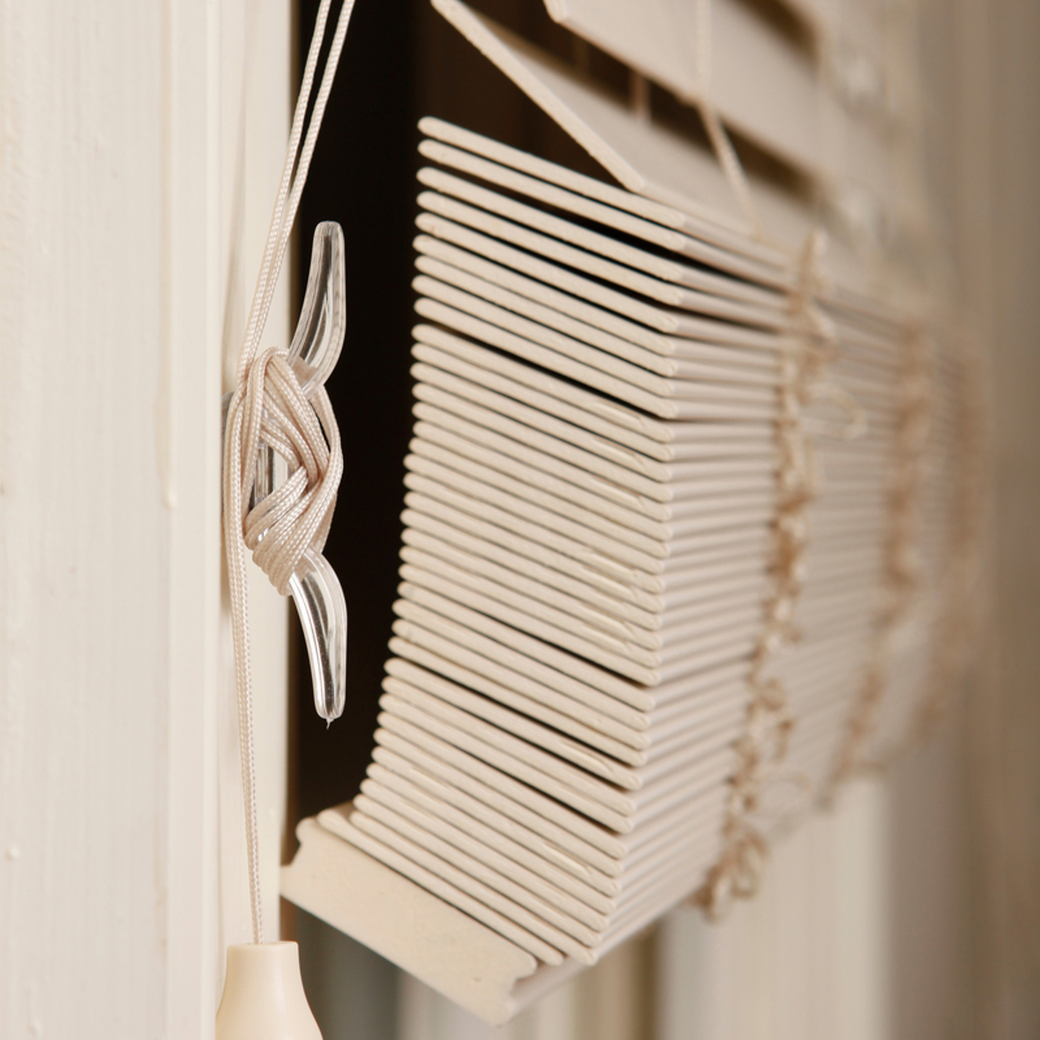 Dreambaby Clear Plastic Blind Cord Wraps 4 pk - Jamoozus