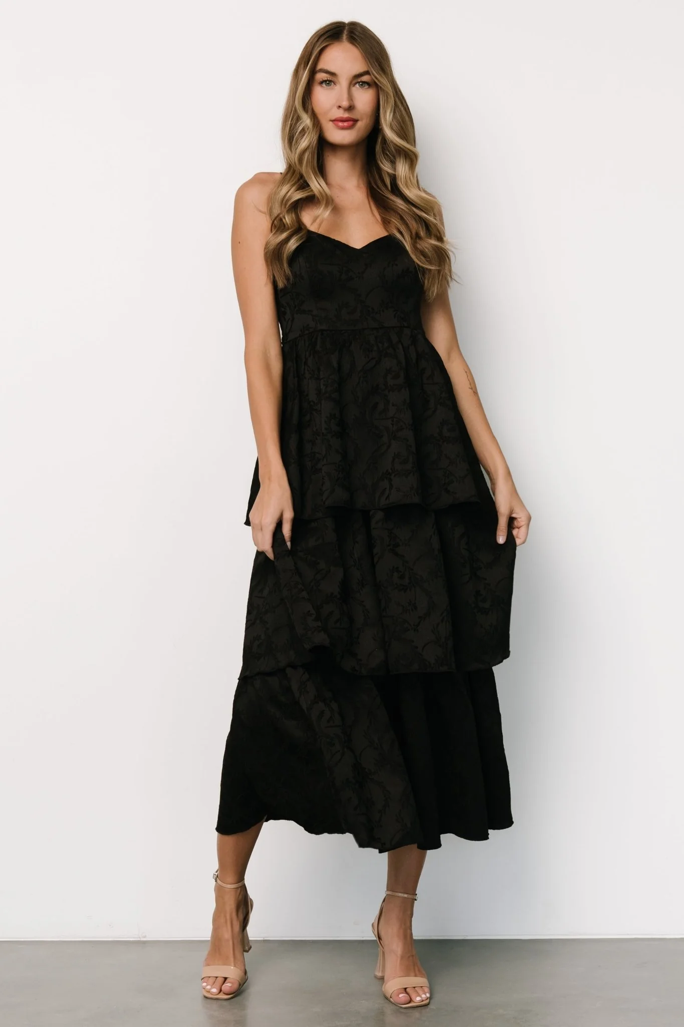 Violetta Embossed Tiered Dress | Black - Jamoozus
